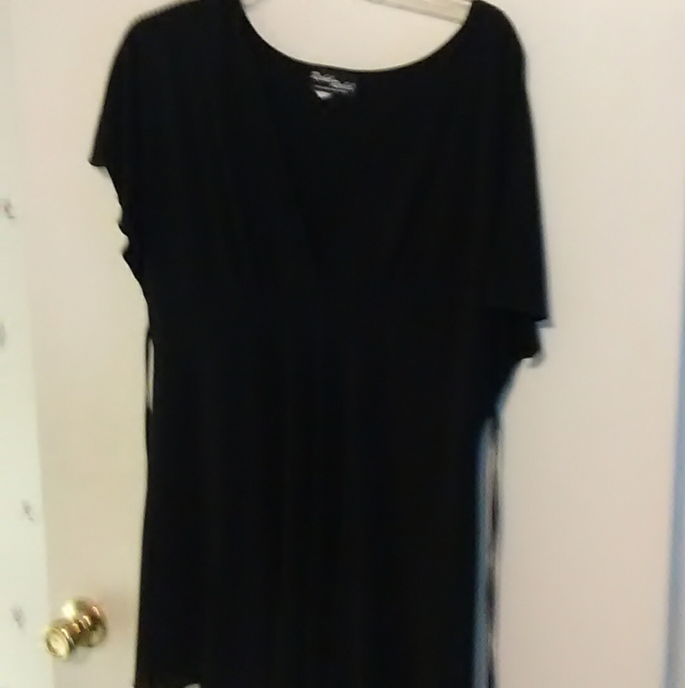 Black v-neck pleated top